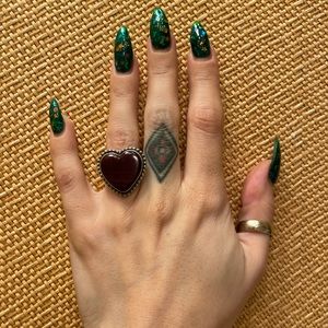 Vintage Sterling Silver & Purple Spiny Oyster Native American Heart Ring